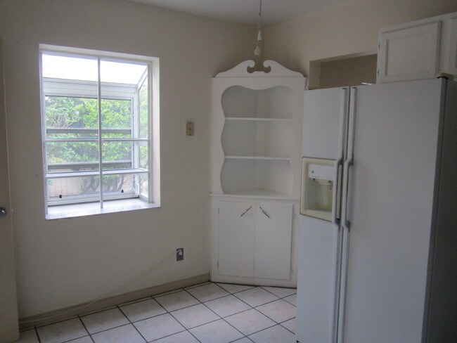 Building Photo - 700 31st Ave N