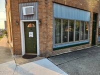 Building Photo - 580 E Main St