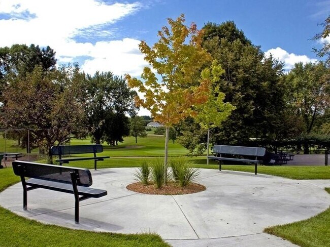 Building Photo - 16 Cimarron