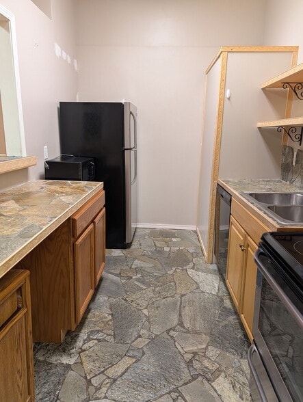 Kitchen - 4040 US Highway 93 N