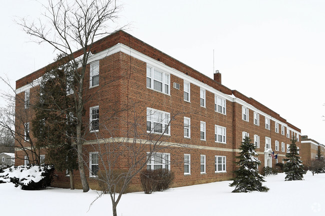 Building Photo - Van Aken Court