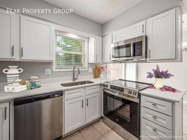 Building Photo - 1973 Drury Ln