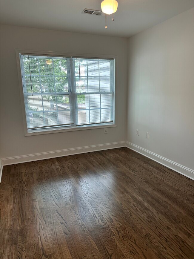 Building Photo - 5628 7th Rd S