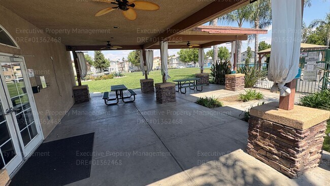 Building Photo - Glolden Valley Luxury Apartments Complex