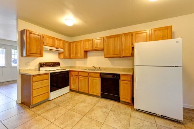 Building Photo - 1000 11th St