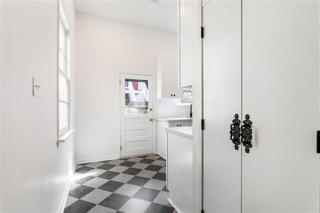 Building Photo - 1008 St Ann St.