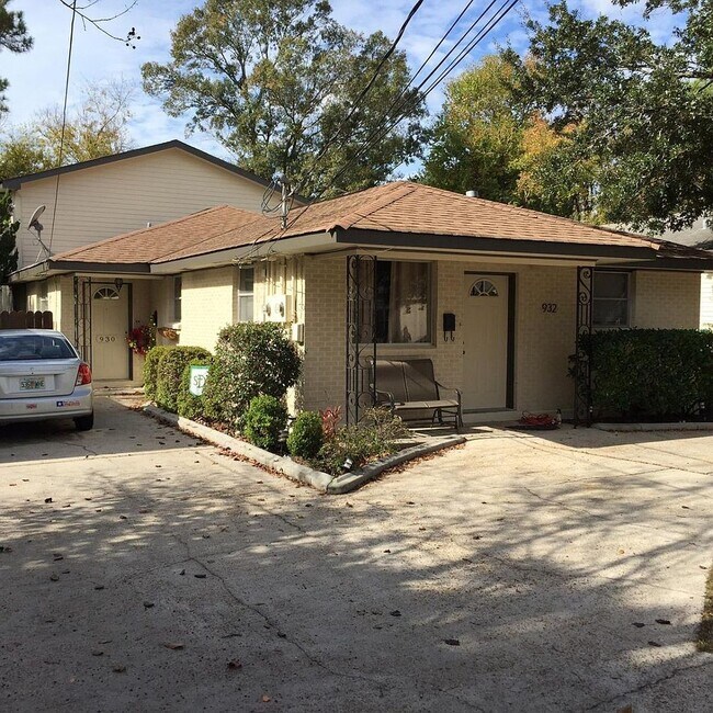 Primary Photo - 930 Helios Ave