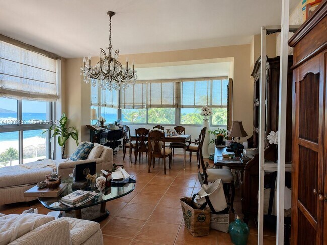 Building Photo - 5055 Collins Ave