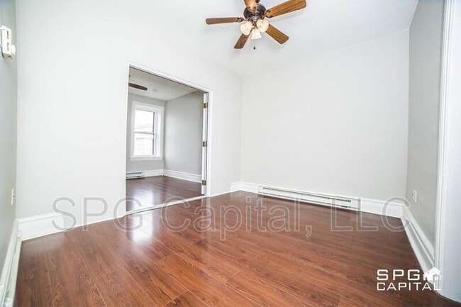 Building Photo - 28 Carlisle St