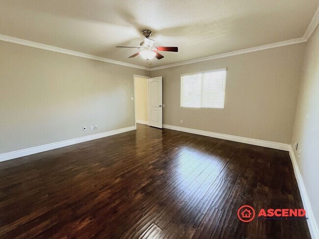 Building Photo - Beautiful NW Bakersfield Home | Cul-de-Sac Living + Solar