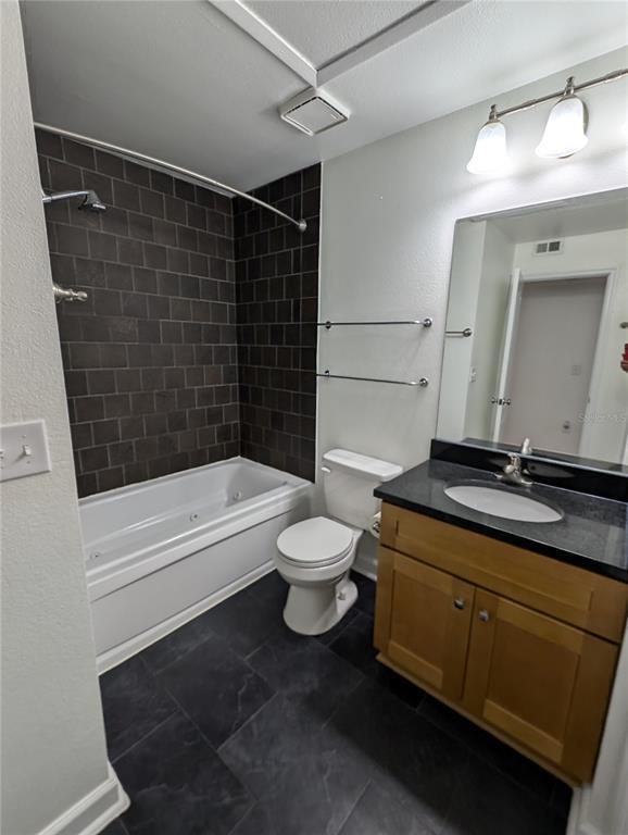 Building Photo - 2077 Dixie Belle Dr