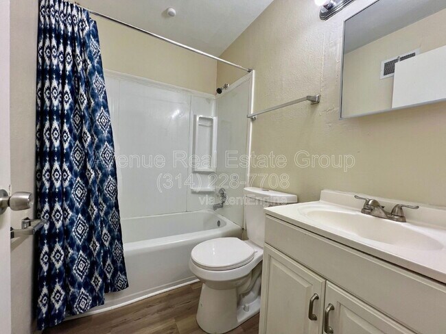 Building Photo - 242 Emerling Dr