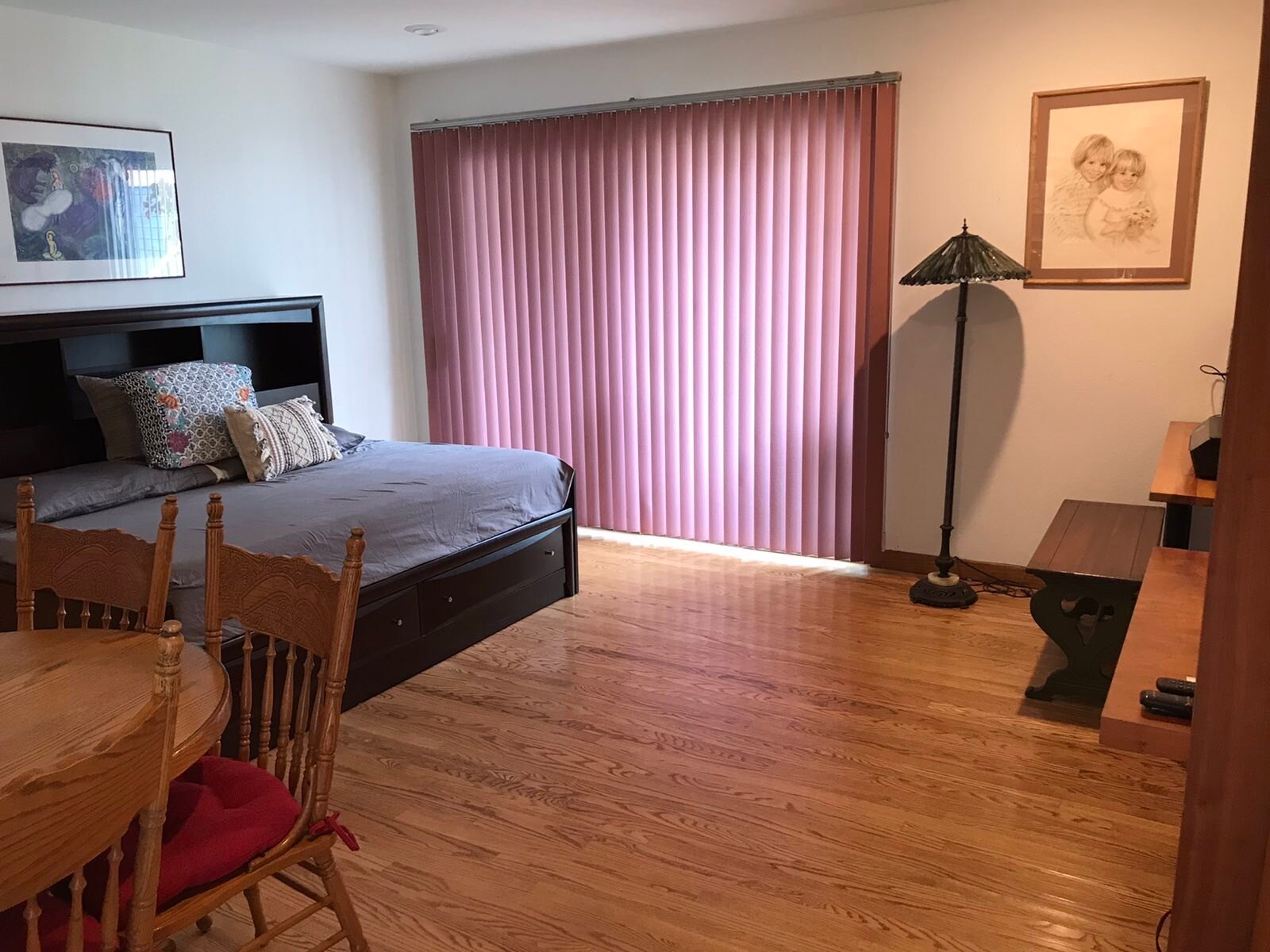 Livingroom - 6000 Bixby Village Dr