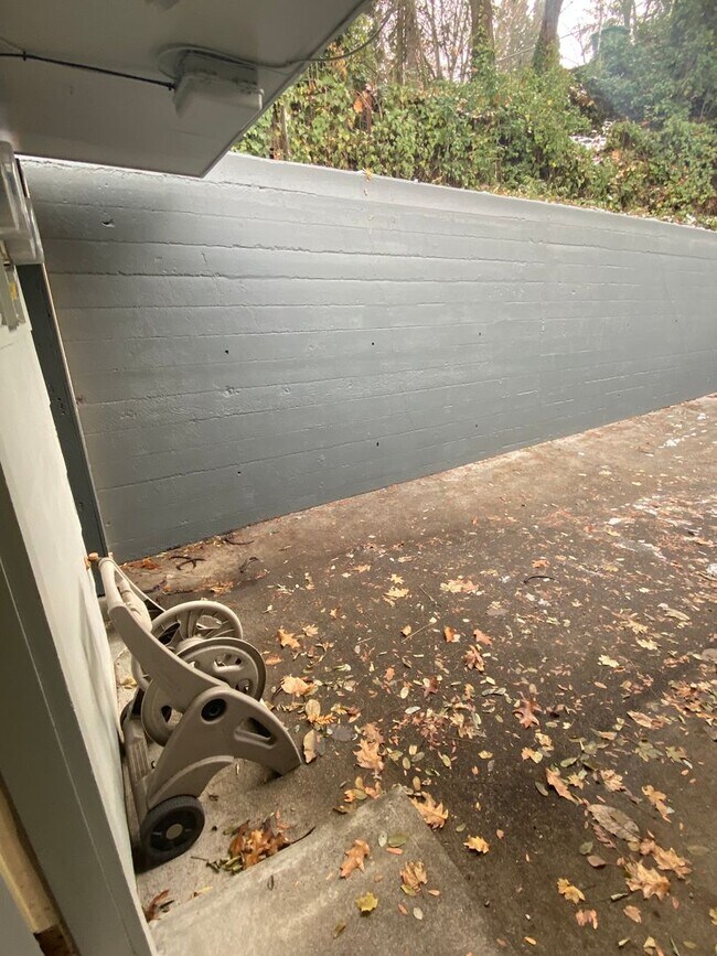 Building Photo - Johnson Duplex Apartments