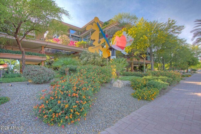 Building Photo - 7117 E Rancho Vista Dr