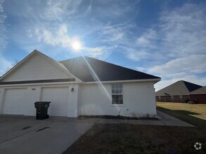 Building Photo - 1304 Commerce Dr