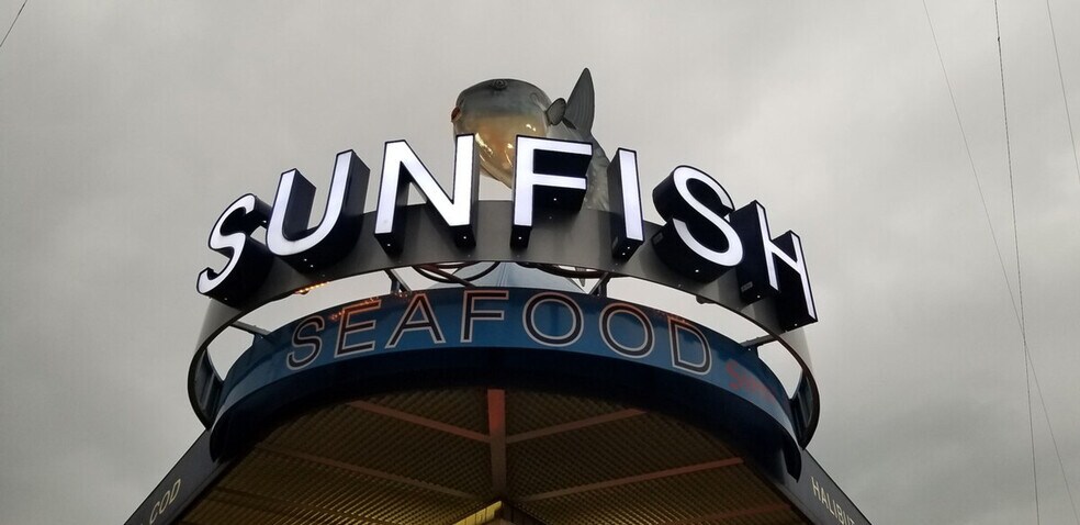 Building Photo - 2428 Alki Ave SW