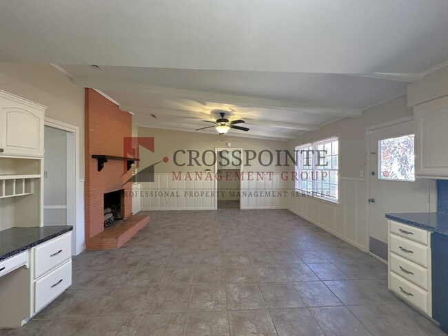 Building Photo - Tour Today! Newly Updated 3 Bedroom 2 Bath...