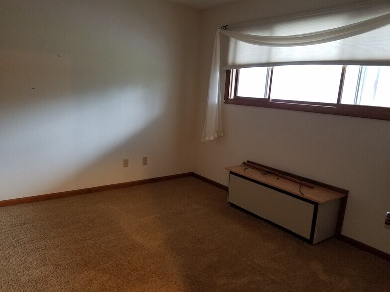 Building Photo - 2006 21 3/8 Street