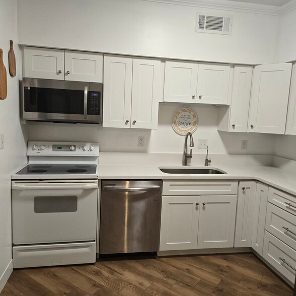Building Photo - 5927 Quail Hollow Rd