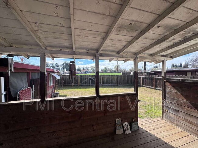 Building Photo - 340 Sperry Ave