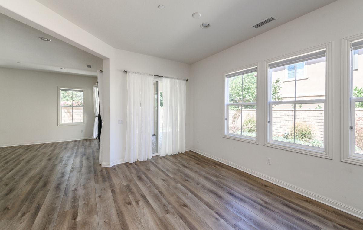 Building Photo - 48 Castellana