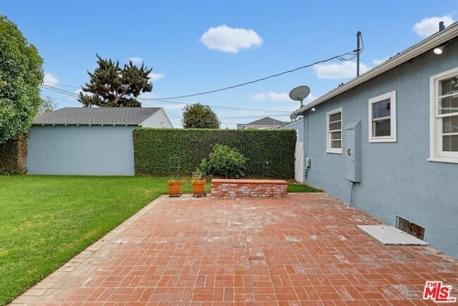 Building Photo - 7900 Westlawn Ave