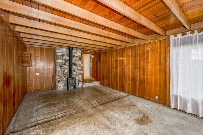 Building Photo - 1243 Yosemite Dr
