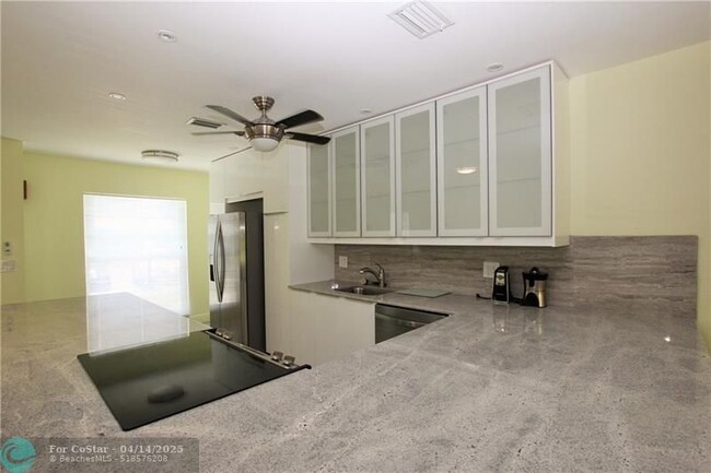 Building Photo - 20844 Vinesta Cir