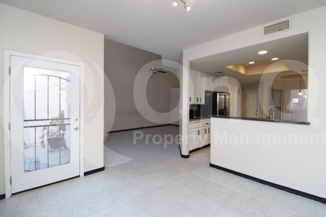 Building Photo - 4202 N 21st St