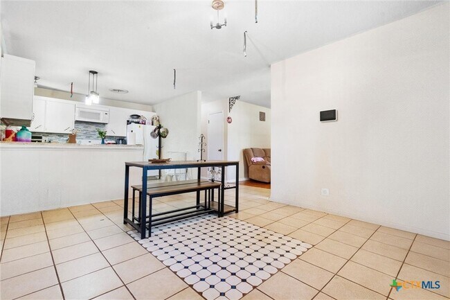 Building Photo - 1820 Gaynor Dr