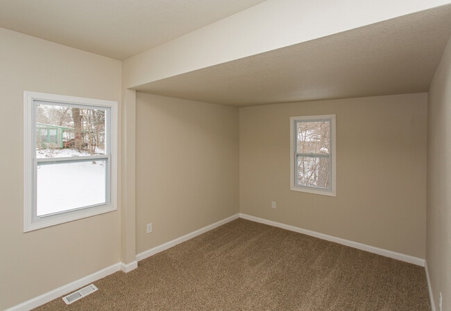 Building Photo - Beautiful 3 Bedroom 1 Bath Home - Pyramid ...