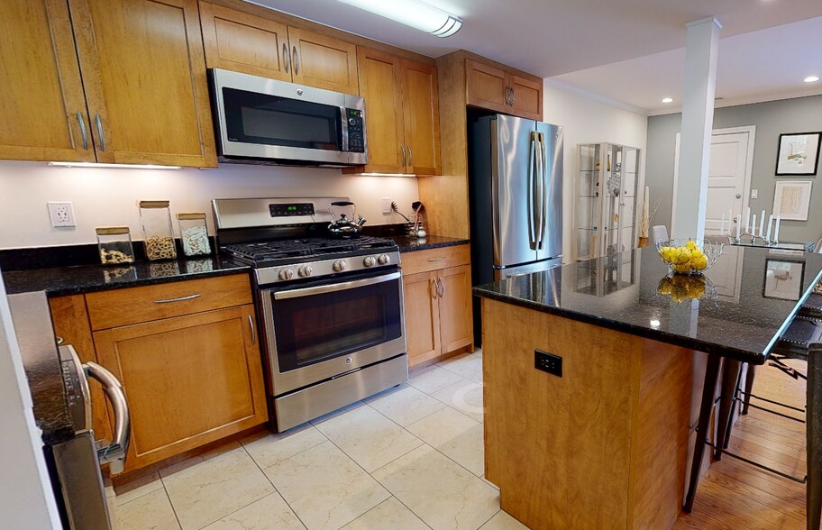Primary Photo - 250 Independence Dr