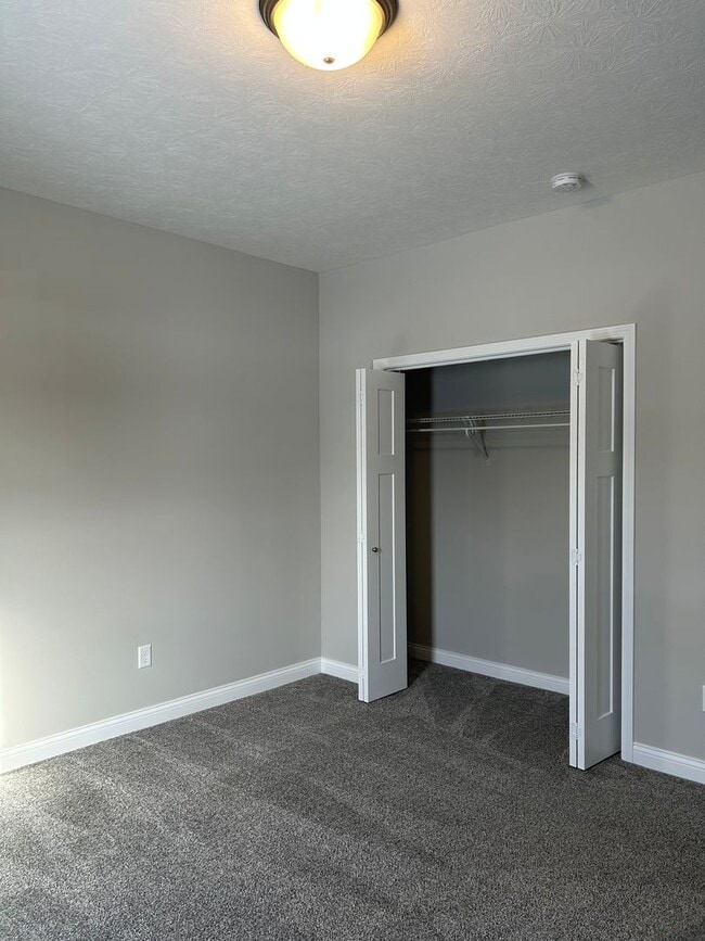 Building Photo - 4331 Foal Dr