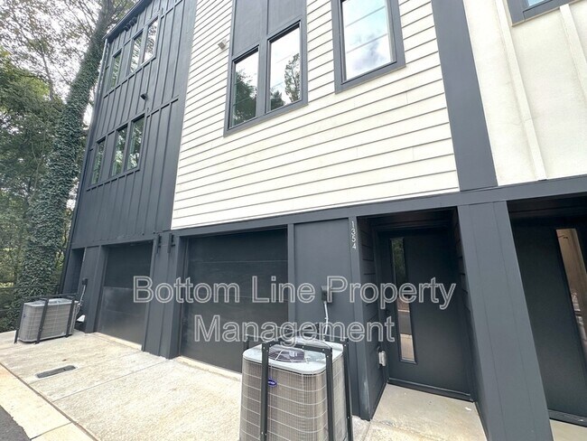 Building Photo - 1354 Briar Creek Rd