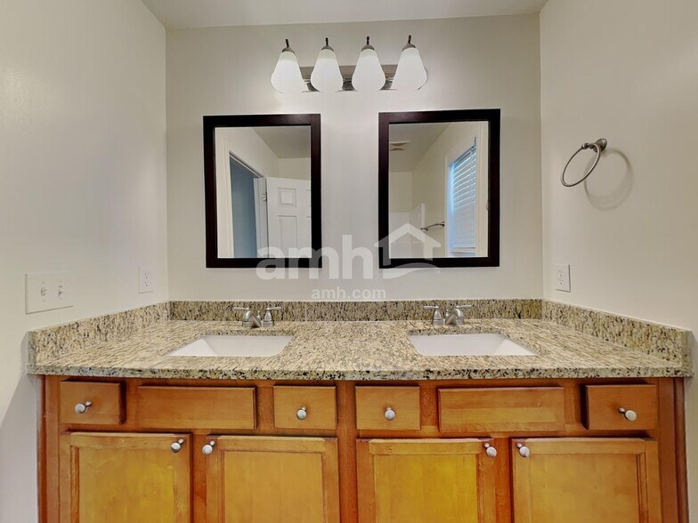 Building Photo - 2933 Smooth Stone Trail