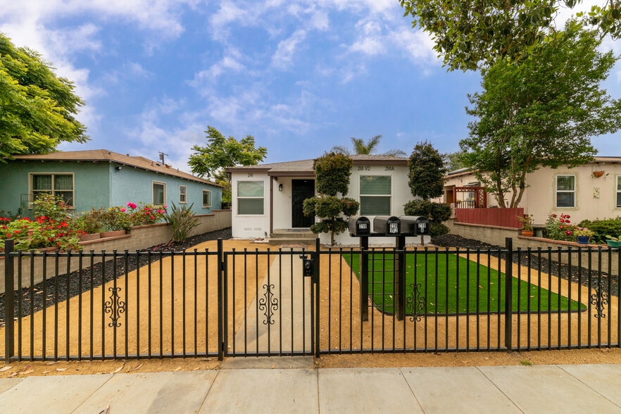 Building Photo - 218 E Hullett St