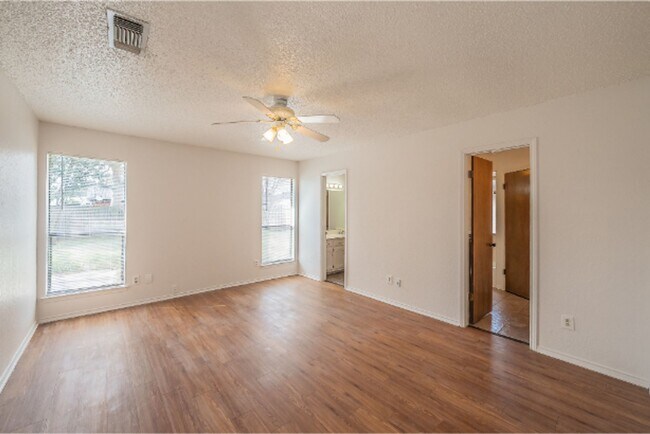 Building Photo - 6753 Spoonwood Ln