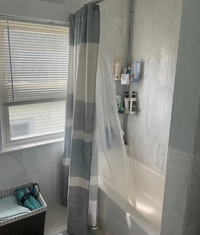 Building Photo - 38-40 Apthorp St