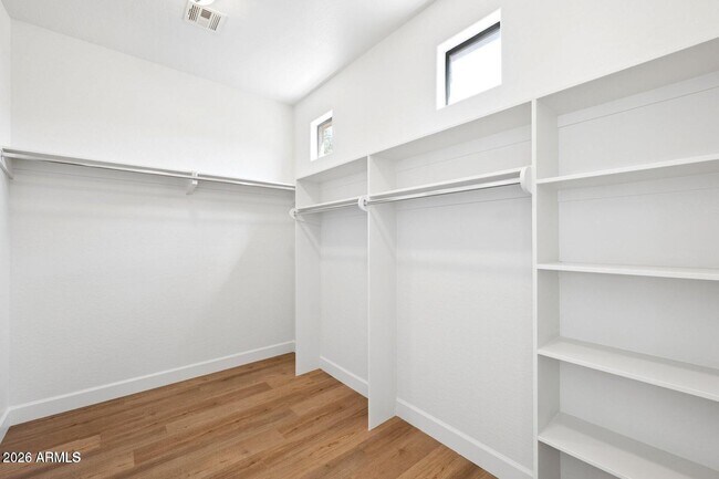 Building Photo - 16195 W Glenrosa Ave