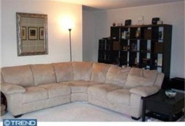 Building Photo - 204 Winding Way