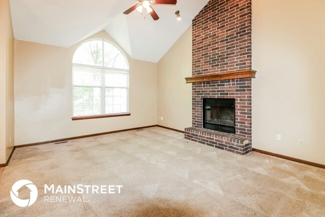 Building Photo - 301 W Heritage Dr