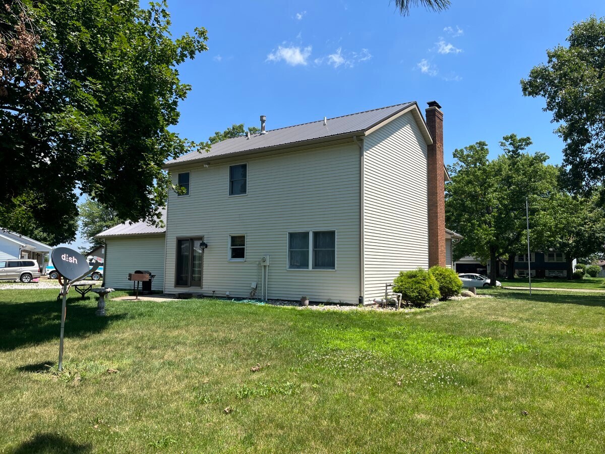 Building Photo - 18434 Northrop Dr