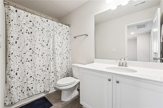 Building Photo - 4655 Fullerton Dr