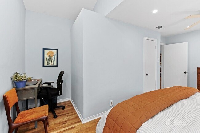 Building Photo - 3503 Vineland Dr