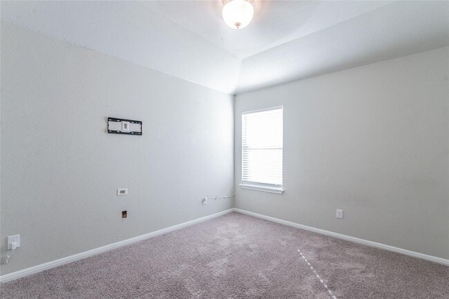 Building Photo - 921 Medina Wy