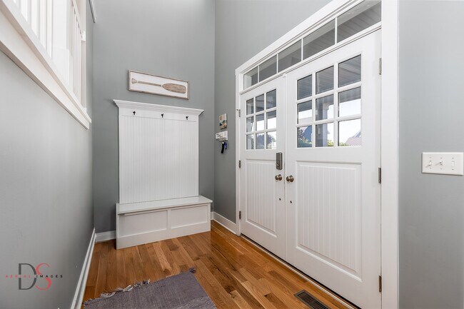 Building Photo - 7 Windward Way