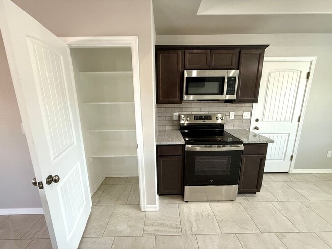 Building Photo - Newly Built 3-Bedroom, 2-Bath Home in a Prime Location Near Hospital & Shopping!