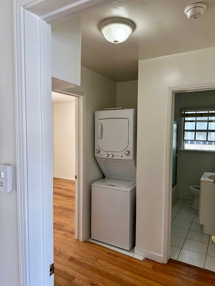 Washer & Dryer - 414 Grand Blvd