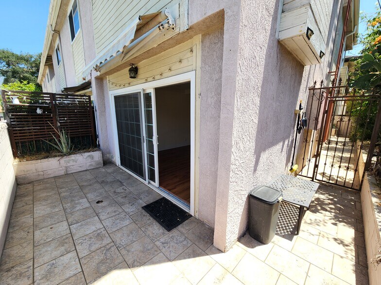 Building Photo - 620 W Doran St
